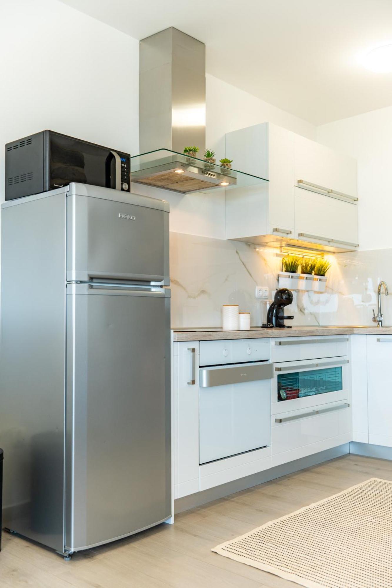 Apartman Petra S Pogledom Na More Banjol المظهر الخارجي الصورة